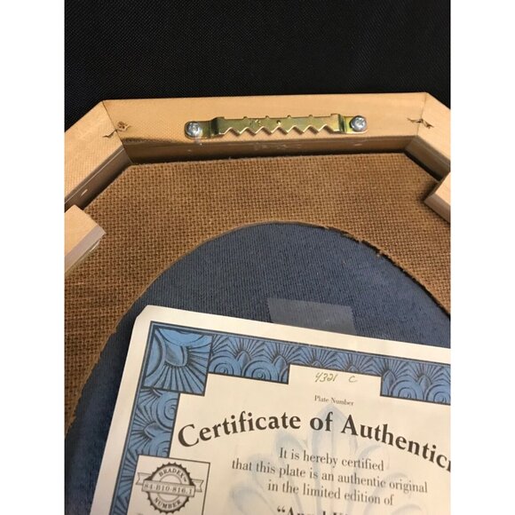 Sandra Kuck Collector Plate Angel's Wings Kisses 1999 Wood Frame Limited Edition - Picture 3 of 6